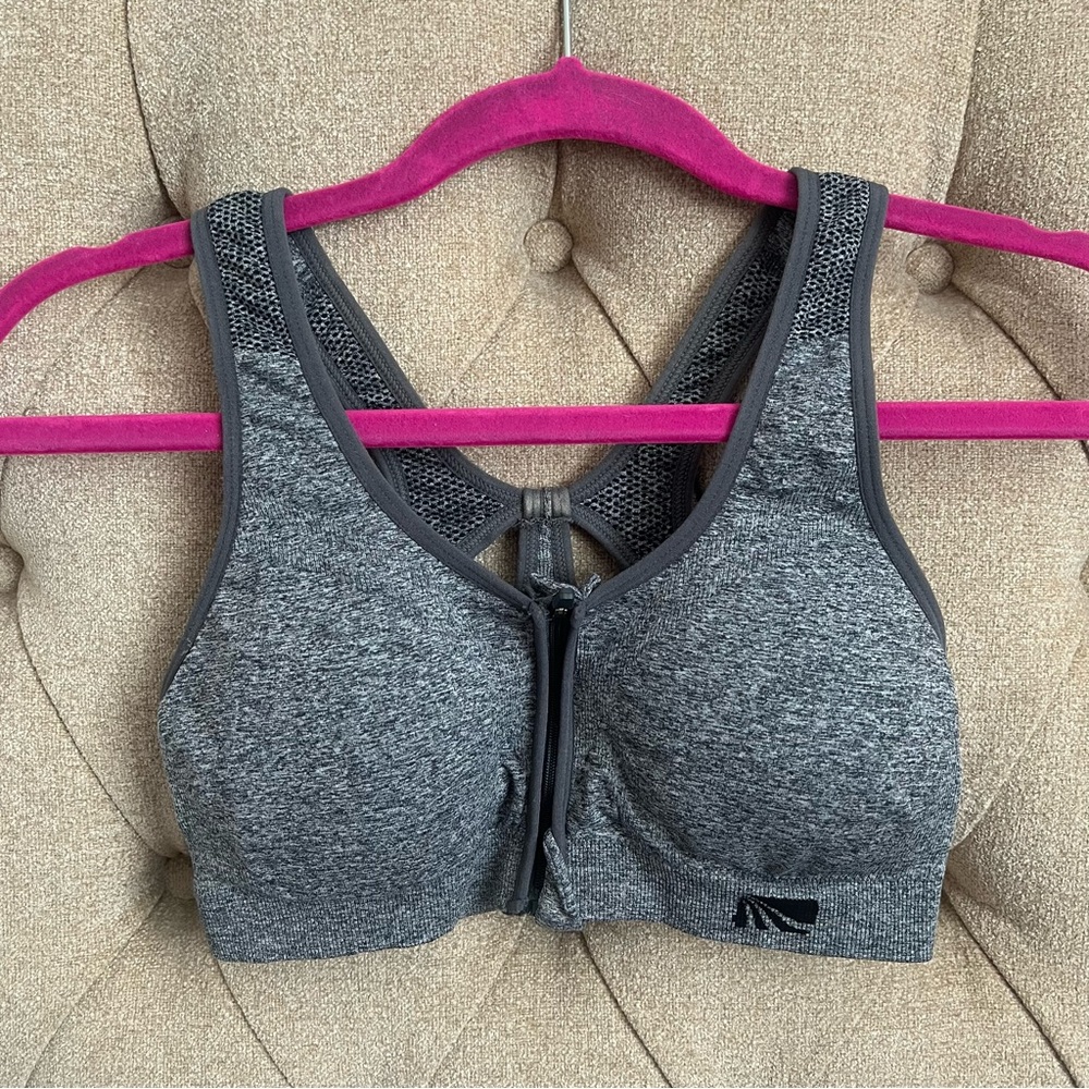 ♦️Marika grey front zip sports bra removable padding XS
